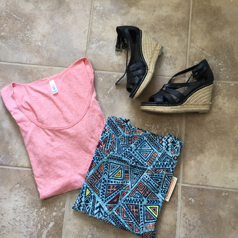 LuLaRoe Medium Geometric Cassie Skirt